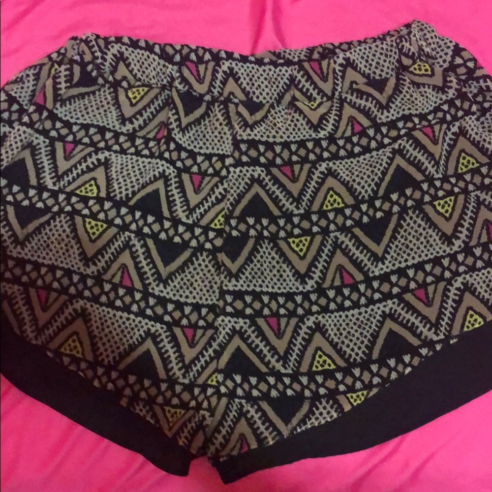 BCBGenerarion Aztec Drawstring Shorts - Picture 2 of 3